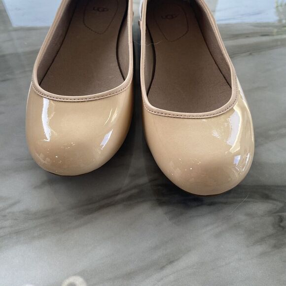 UGG Antora Nude Patent Slip On Ballet Flat Shoe Size 9.5 NWOB - Picture 4 of 8